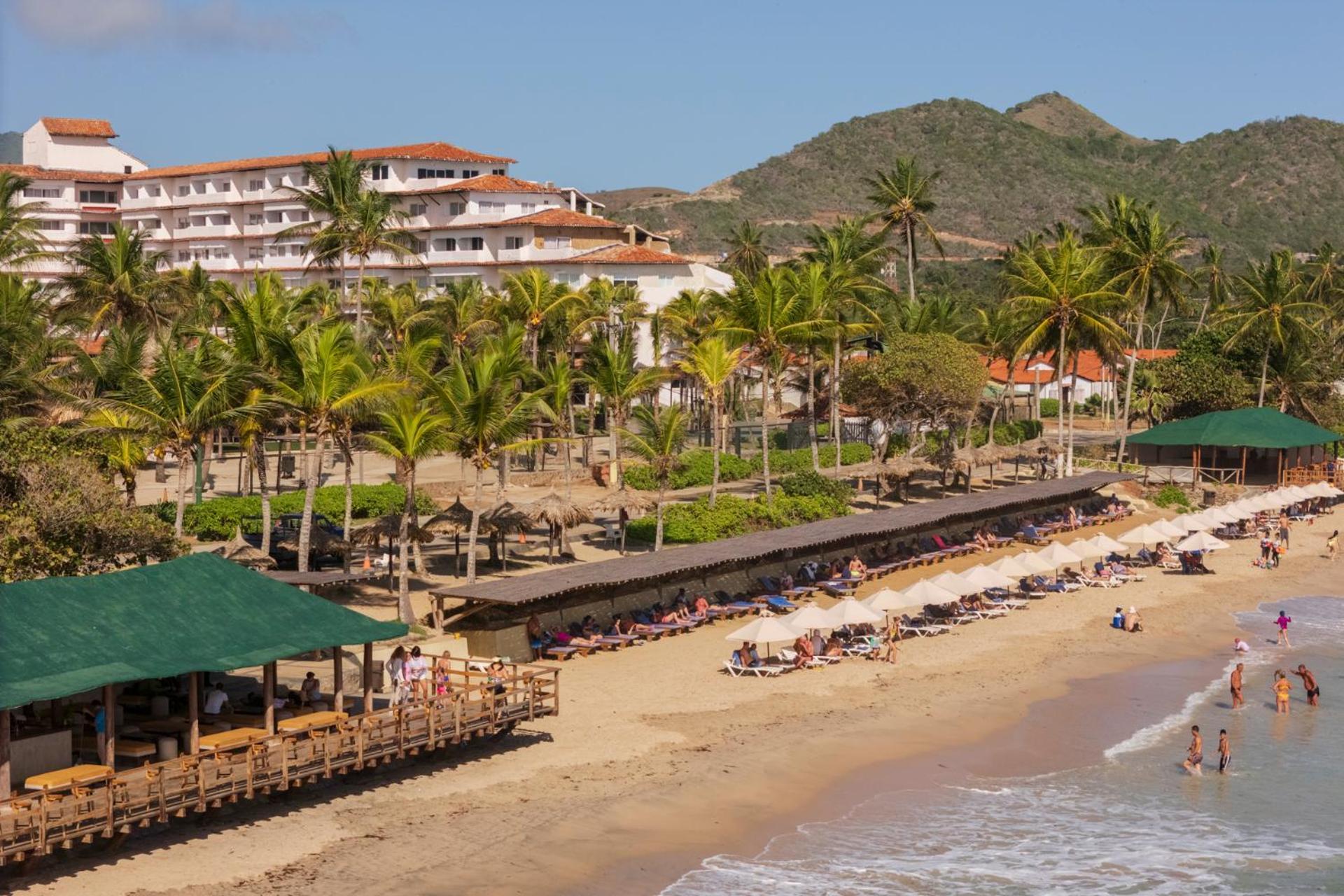 Отель Sunsol Isla Caribe Эль-Кардон Экстерьер фото